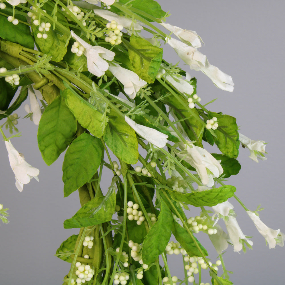 Richland Jasmine & Berries Wreath 24"