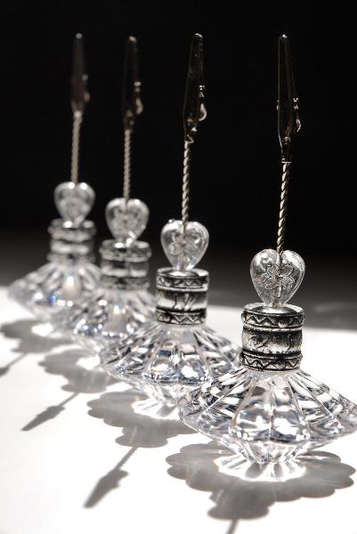4 Crystal Place Card & Table Number Holders